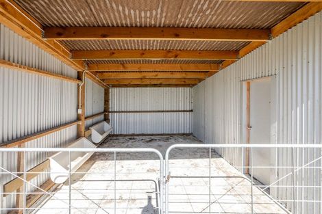 Photo of property in 208 Adelaide Road, Dannevirke, 4930