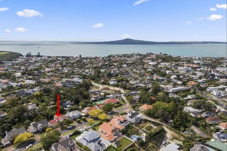 Photo of property in 24 Palmer Crescent, Mission Bay, Auckland, 1071