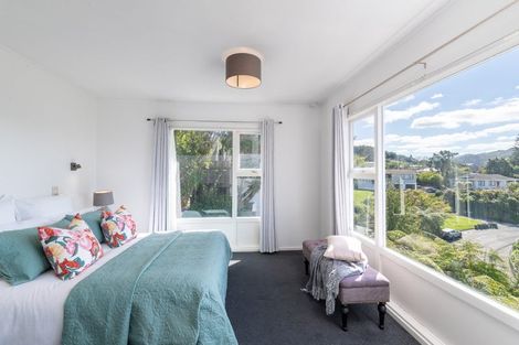 Photo of property in 171 Miromiro Road, Normandale, Lower Hutt, 5010