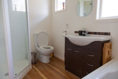 Photo of property in 6 Boler Place, New Lynn, Auckland, 0600