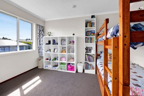 Photo of property in 18 Oberon Street, Stratford, 4332