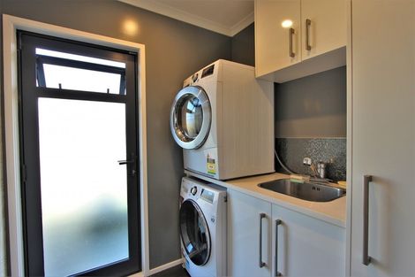 Photo of property in 28 Tennyson Drive, Owhata, Rotorua, 3010