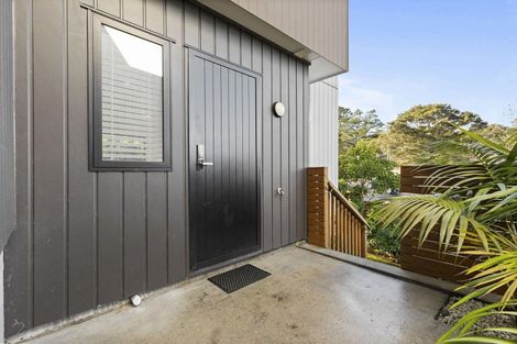 Photo of property in 2a Mcquoid Place, Glenfield, Auckland, 0629