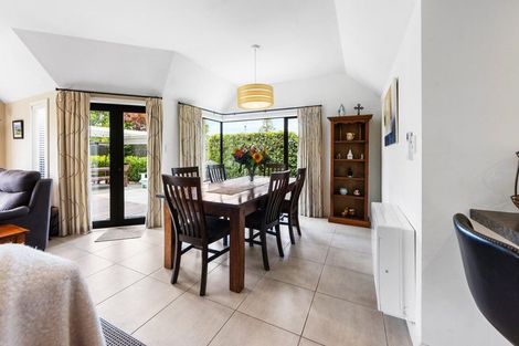 Photo of property in 11 Harlech Mews, Avonhead, Christchurch, 8042