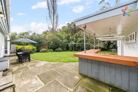 Photo of property in 15 Kennedy Grove, Stokes Valley, Lower Hutt, 5019