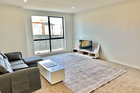 Photo of property in 3/11 Scanlen Terrace, Kelston, Auckland, 0602