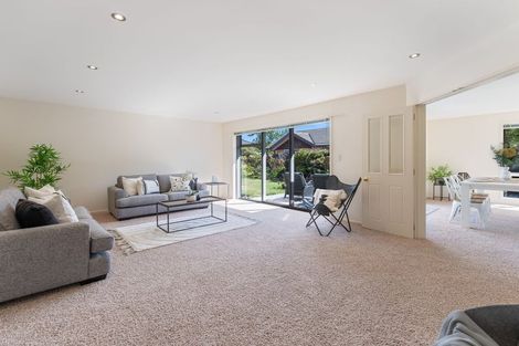 Photo of property in 43 Berkshire Drive, Avonhead, Christchurch, 8042