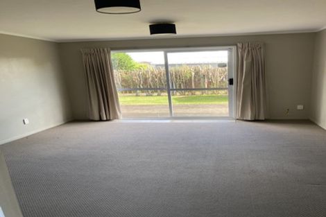 Photo of property in 11 Thackeray Place, Owhata, Rotorua, 3010