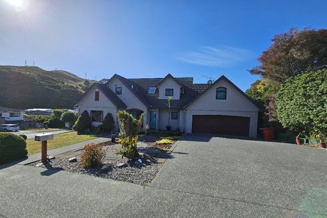 Photo of property in 1 Ridley Green, Churton Park, Wellington, 6037