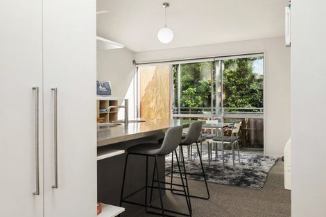 Photo of property in 9/2 Onslow Road, Khandallah, Wellington, 6035