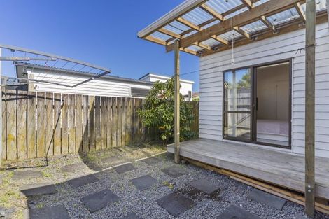 Photo of property in 135 Pigeon Mountain Road, Half Moon Bay, Auckland, 2012
