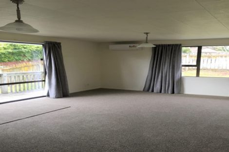 Photo of property in 60 Lavelle Road, Henderson, Auckland, 0612