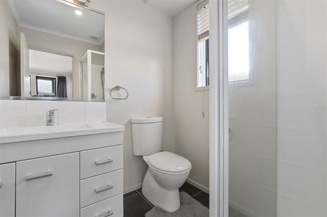 Photo of property in 70 Carrington Drive, Papamoa Beach, Papamoa, 3118