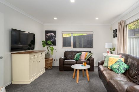 Photo of property in 50 Erlestoke Crescent, Churton Park, Wellington, 6037