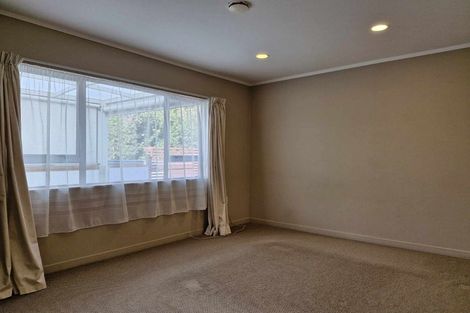 Photo of property in 11 Shaldon Crescent, Blagdon, New Plymouth, 4310