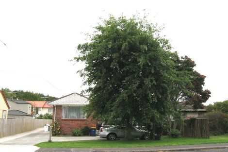 Photo of property in 1/20 Hillcrest Avenue, Hillcrest, Auckland, 0627