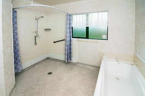 Photo of property in 228 High Street North, Carterton, 5713