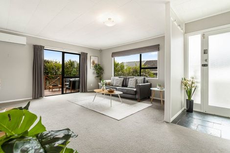 Photo of property in 66 Lynn Road, Bayview, Auckland, 0629