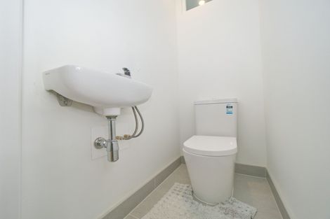 Photo of property in 1/456 Glenfield Road, Glenfield, Auckland, 0629