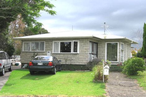 Photo of property in 8 Patts Avenue, Glendene, Auckland, 0602