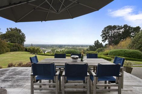 Photo of property in 70 Waicola Drive, Fitzherbert, Palmerston North, 4471