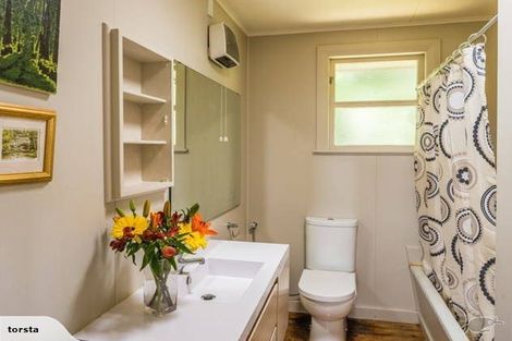 Photo of property in 22 Kiriwai Road, Paremata, Porirua, 5024