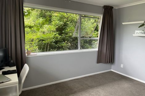 Photo of property in 2/13 Gretel Place, Hillcrest, Auckland, 0627