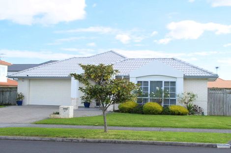 Photo of property in 67 Bob Charles Drive, Golflands, Auckland, 2013