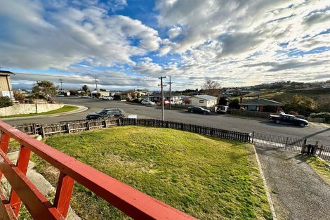 Photo of property in 12 Cambridge Street, Balclutha, 9230