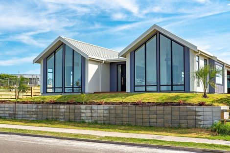 Photo of property in 16 Pacific Parade, Coastlands, Whakatane, 3120