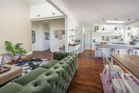 Photo of property in 8 Cheltenham Road, Devonport, Auckland, 0624