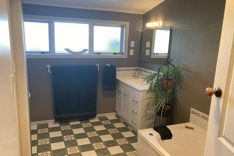 Photo of property in 5 Hamlet Street, Stratford, 4332