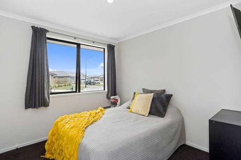 Photo of property in 15 Oka Street, Papamoa Beach, Papamoa, 3118