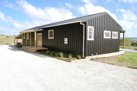 Photo of property in 956c Oneriri Road, Kaiwaka, 0573