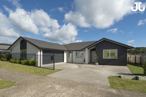 Photo of property in 56 Whakaturou Crescent, Pyes Pa, Tauranga, 3112