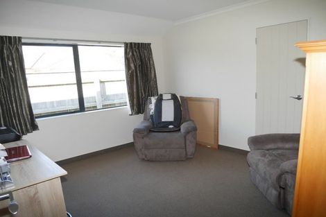 Photo of property in 23 Gandalf Crescent, Paraparaumu, 5032