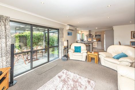 Photo of property in Caversham Park, 2/7 Caversham Road, Westmere, Whanganui, 4501