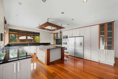 Photo of property in 305 Old North Road, Kumeu, 0892