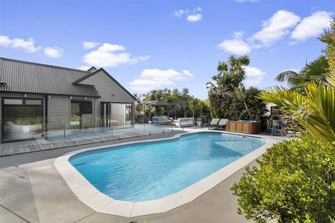 Photo of property in 9 Quebec Road, Milford, Auckland, 0620