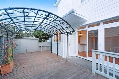 Photo of property in 8 Park Street, Thorndon, Wellington, 6011
