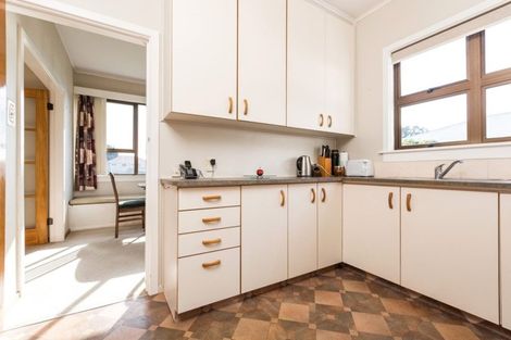 Photo of property in 7 Moulton Street, Moturoa, New Plymouth, 4310