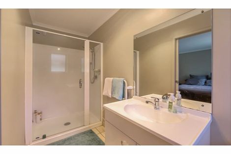 Photo of property in 98 Greenhithe Road, Greenhithe, Auckland, 0632