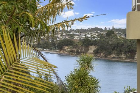 Photo of property in 2/27 Churchill Road, Murrays Bay, Auckland, 0630