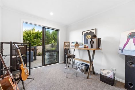 Photo of property in 96 Arran Point Parade, Orewa, 0931