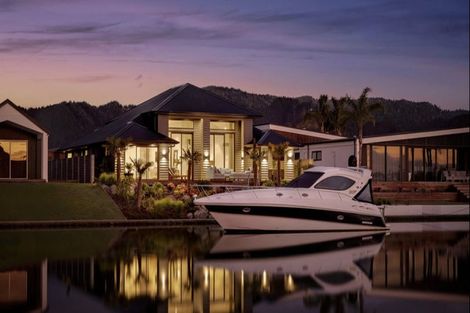 Photo of property in 13 Awatea Drive, Whitianga, 3510