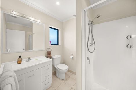 Photo of property in 77 Reading Street, Greytown, 5712