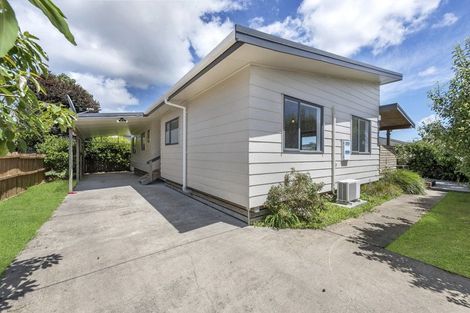 Photo of property in 10 Umu Place, Mangere, Auckland, 2022