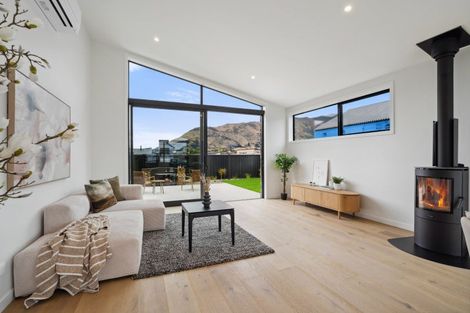 Photo of property in 7 Mason Street, Wanaka, 9305