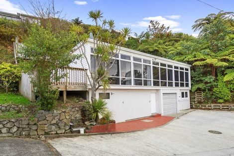 Photo of property in 28 Hollies Crescent, Johnsonville, Wellington, 6037