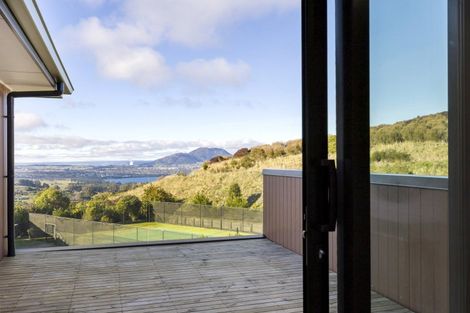 Photo of property in 5 Grandview Lane, Acacia Bay, 3385